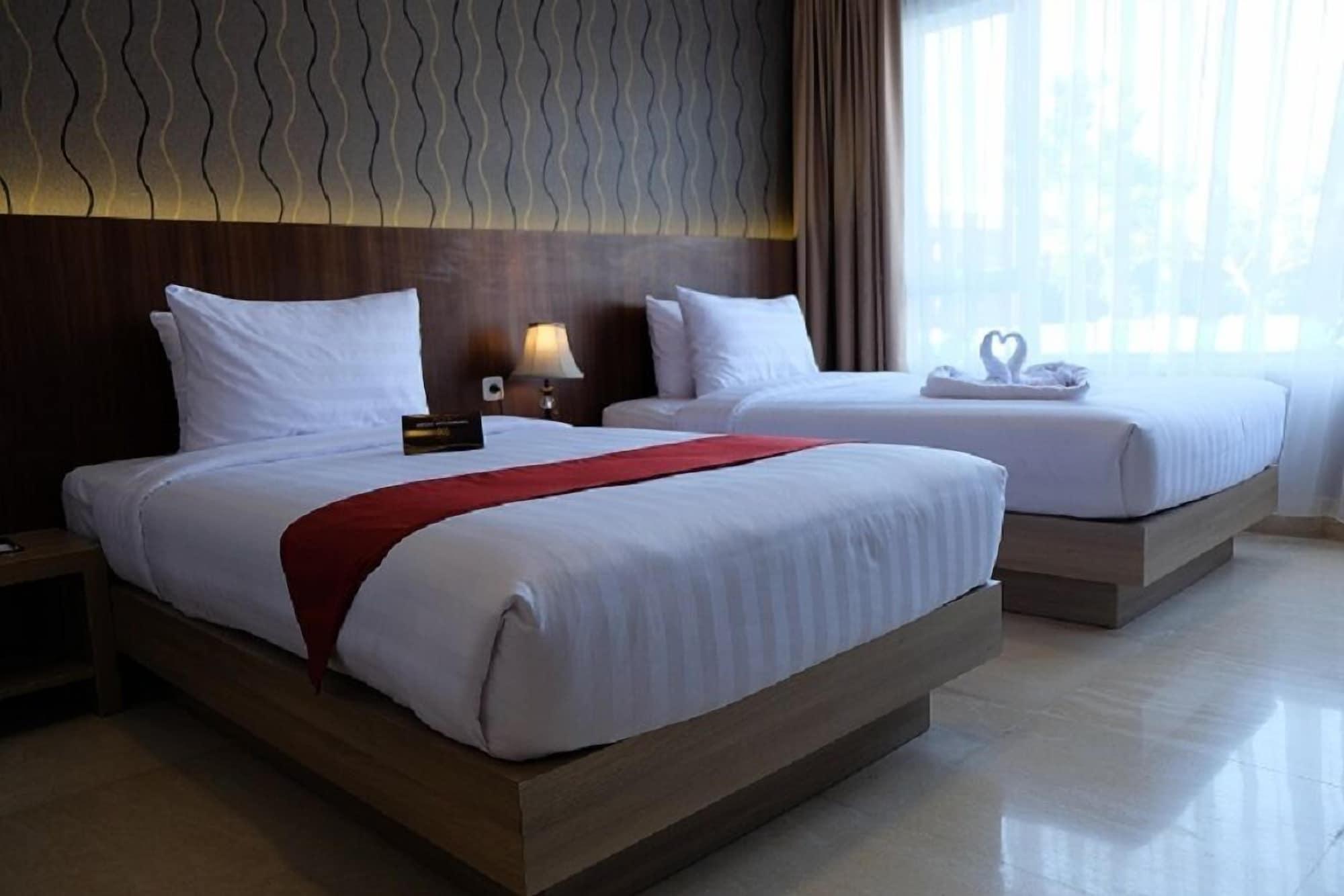 Mexolie Hotel Kebumen Exterior photo