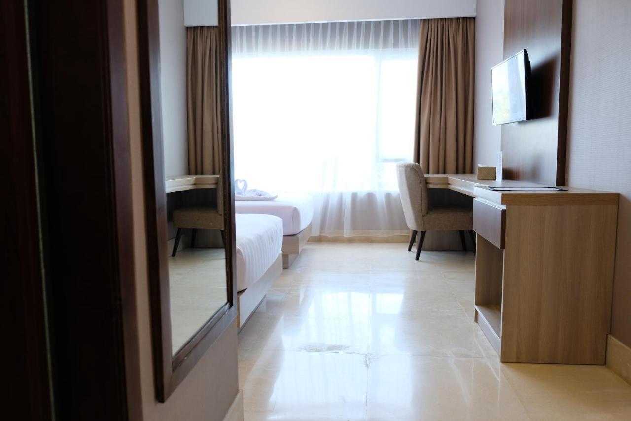 Mexolie Hotel Kebumen Exterior photo